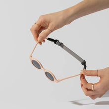 Charger l'image dans la galerie, Lunettes de soleil protection UV - flexibles - AVEC attache 6-24 mois
