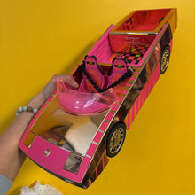 Charger l'image dans la galerie, GRANDE Voiture decapotable piscine et piste de danse surprises pour poupee LOL
