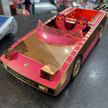Charger l'image dans la galerie, GRANDE Voiture decapotable piscine et piste de danse surprises pour poupee LOL

