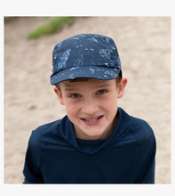 Charger l'image dans la galerie, Casquette UV - Sun lite NAVY WHALE PLAY - MEDIUM 6-24 mois
