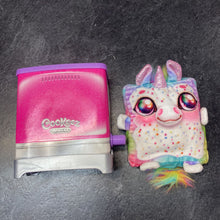 Charger l'image dans la galerie, Grille-pain en carton Cookeez Makery avec peluche parfumee
