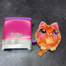Charger l'image dans la galerie, Grille-pain en carton Cookeez Makery avec peluche parfumee
