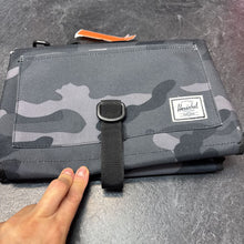 Charger l'image dans la galerie, Tapis a langer pliable
