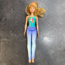 Charger l'image dans la galerie, Poupee BARBIE avec pantalon + perruque ( pas chaussures)
