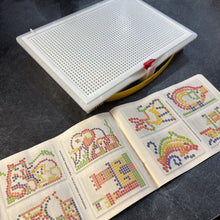 Charger l'image dans la galerie, Jeu Fantacolor Tableau + livre + de 300 pins
