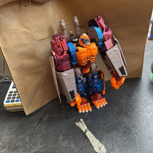 Charger l'image dans la galerie, JOUET TRES RARE - MOYEN Figurine Transformers OPTIMUS PRIME
