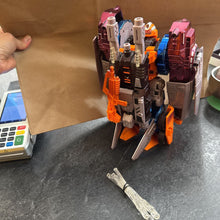 Charger l'image dans la galerie, JOUET TRES RARE - MOYEN Figurine Transformers OPTIMUS PRIME
