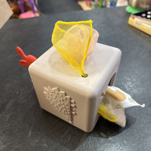 Charger l'image dans la galerie, jouet en siliconne et tissus - boite a mouchoirs pop-up
