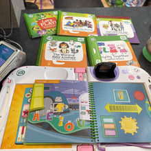 Charger l'image dans la galerie, FONCTIONNE PARFAITEMENT Jouet INTERACTIF tablette lecteur AVEC 6 livres
