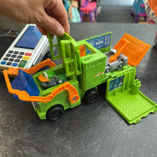 Charger l'image dans la galerie, MOYEN camion recyclage pat patrouille + figurine rocky
