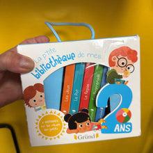 Charger l'image dans la galerie, COMPLET coffret avec 6 livres La p'tite biblioteque de mes 2 ans
