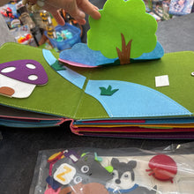 Charger l'image dans la galerie, jouet activites texture en tissus- pour apprendre
