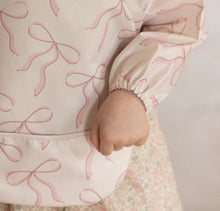 Charger l'image dans la galerie, Bavoir manches longues VINTAGE BOWS 6-24 mois
