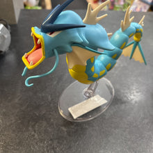 Charger l'image dans la galerie, GRAND Dragon articulaire GYARADOS AVEC sa base
