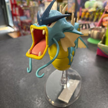 Charger l'image dans la galerie, GRAND Dragon articulaire GYARADOS AVEC sa base
