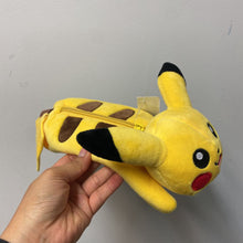 Charger l'image dans la galerie, PETIT/MOYEN etui PIKACHU
