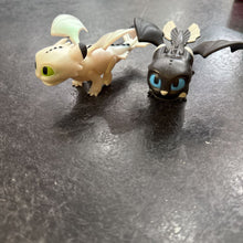 Charger l'image dans la galerie, Lot de 2 petites dragon Furie eclair et nocurne

