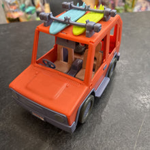 Charger l'image dans la galerie, IMPECC Jeep BLUEY avec 3 figurines
