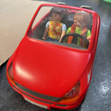 Charger l'image dans la galerie, VINTAGE - Voiture AVEC 2 figurines

