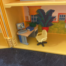 Charger l'image dans la galerie, VINTAGE - JOUET RARE Clinique pour animaux AVEC tous les figurines et animaux + acces et qqs meubles
