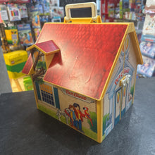Charger l'image dans la galerie, VINTAGE - JOUET RARE Clinique pour animaux AVEC tous les figurines et animaux + acces et qqs meubles
