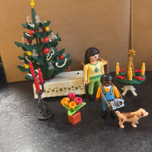 Charger l'image dans la galerie, VINTAGE - Inclus meme plus de pcs que l'original - Kit salon de Noel le sapin fait LUMIERE
