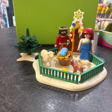 Charger l'image dans la galerie, VINTAGE - COMPLET avec meme plus de pcs - La creche petit Jesus
