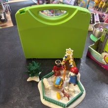 Charger l'image dans la galerie, VINTAGE - COMPLET avec meme plus de pcs - La creche petit Jesus
