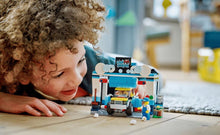 Charger l'image dans la galerie, Lego CITY Le lave-auto - 60362
