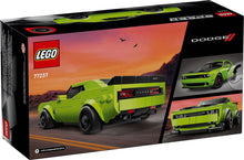 Charger l'image dans la galerie, La voiture sport Dodge Challenger SRT Hellcat - 77237

