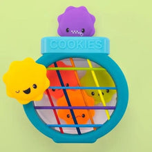 Charger l'image dans la galerie, Jouet de dexterité - Fill n' Spill Cookie Jar
