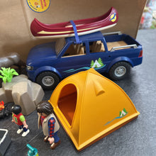Charger l'image dans la galerie, VINTAGE- TRES BON ETAT - JOUET RARE - Kit camping expedition avec 2 figurines 1 animal + bcp d accessoires
