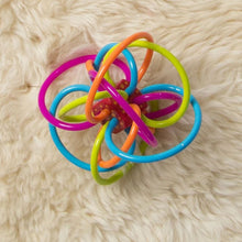 Charger l'image dans la galerie, Jouet de dentition - Sensory Teether Toy Winkel
