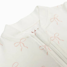 Charger l'image dans la galerie, Pyjama à pattes - Bamboo Footed Sleepers - VINTAGE Bows 6-12 mois
