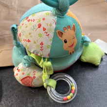 Charger l'image dans la galerie, Jouet pour poussette Balle le monde des surprises Sophie la girafe - en TISSU
