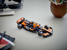 Charger l'image dans la galerie, Voiture de course McLaren F1 Team MCL38 - 77251
