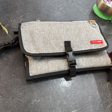 Charger l'image dans la galerie, IMPECC Tapis a langer portable
