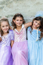 Charger l'image dans la galerie, DEGUISEMENT 3 pcs Robe de princesse + 2 bras - Velvety Soft Sleeping Sweetheart Princess -5-6 ans
