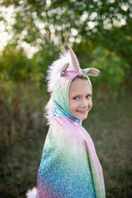 Charger l'image dans la galerie, DEGUISEMENT 1 pc Cape de licorne / dragon REVERSIBLE - Reversible Unicorn Dragon Cape - 5-6 ans
