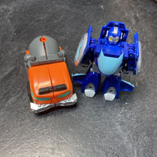 Charger l'image dans la galerie, lot de 2 figurine transformer
