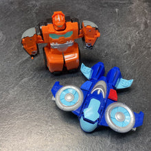 Charger l'image dans la galerie, lot de 2 figurine transformer
