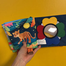 Charger l'image dans la galerie, Livre en TISSUS jungle animals
