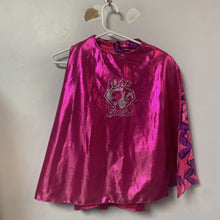 Charger l'image dans la galerie, DEGUISEMENT 2 mcs Robe + cape SUPER BARBIE 4-6 ans
