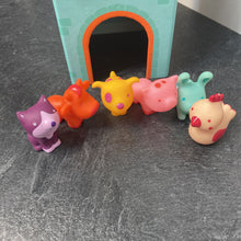Charger l'image dans la galerie, Lot de 6 cubes en CARTON a empiler + 6 animaux
