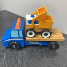 Charger l'image dans la galerie, Camion transporteur + 1 Petite camion en BOIS
