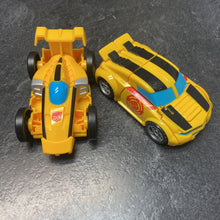 Charger l'image dans la galerie, lot de 2 figurine transformer bumblebee
