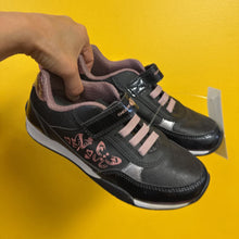 Charger l'image dans la galerie, NEUF chaussures enfant JR 3
