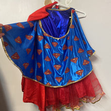 Charger l'image dans la galerie, DEGUISEMENT 4 mcs Robe + 2 capes + cinture WONDER GIRL +/- 6-8 ans
